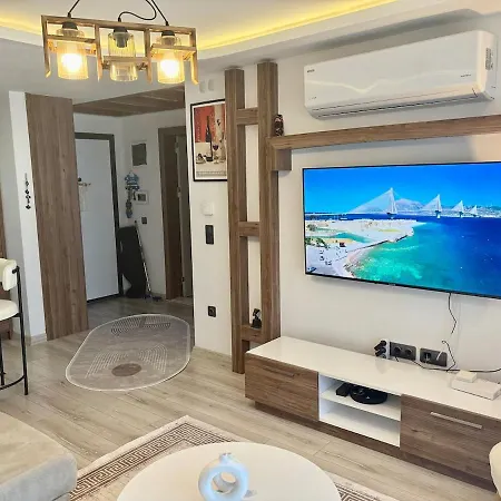 Apartamento Theos 8 *