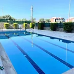 Theos 8 Family For Families Only Apartament Kusadası