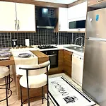 Theos 8 Family For Families Only Apartament *